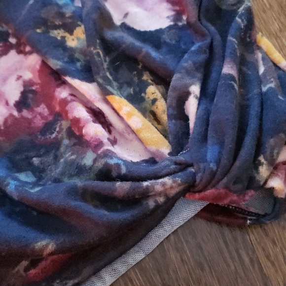 Agnes and Dora Modest XS Tunic - Picture 2 of 3